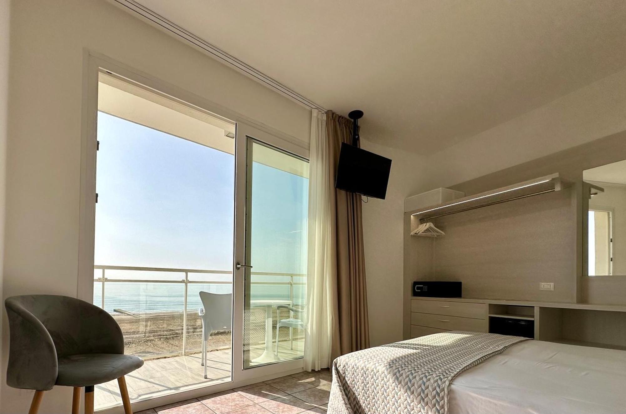 Hotel Nizza Frontemare Superior 3 Stelle 리도 디 예솔로 외부 사진